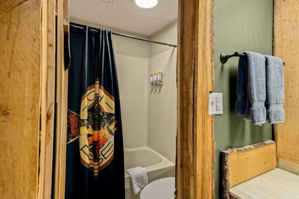 Stonegate Lodge Bed, Wifi, 50In Roku Tv, Salt Water Pool Room #109 유레카 스프링스 외부 사진