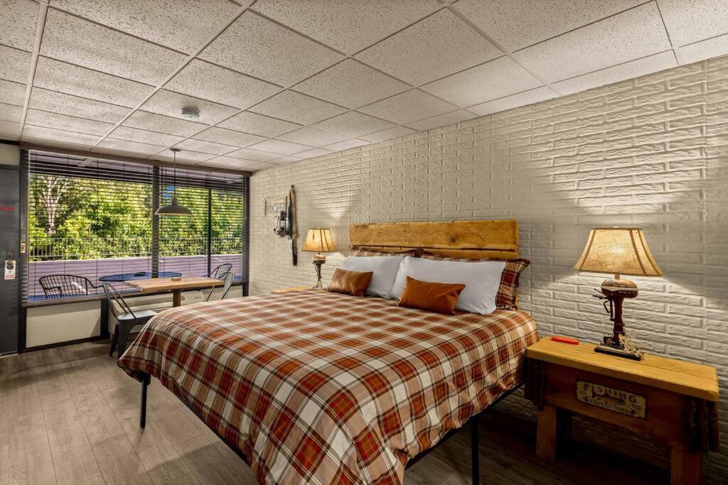Stonegate Lodge Bed, Wifi, 50In Roku Tv, Salt Water Pool Room #109 유레카 스프링스 외부 사진